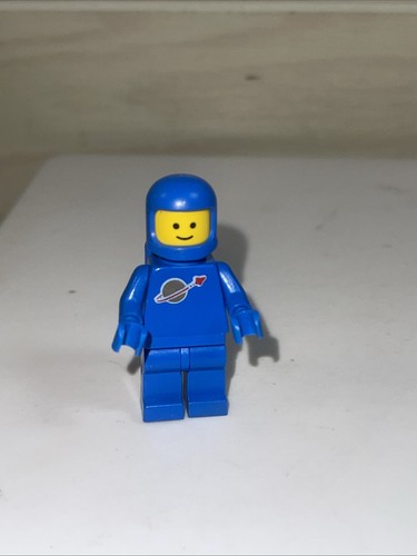 Lego blue spaceman minifigure - blue,