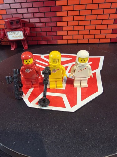 Lego yellow red - lego, spaceman